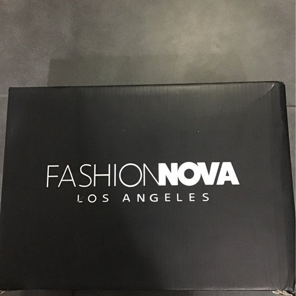 ❌SOLD❌ 🆕 Fashion nova sandals black sz 6 - Picture 6 of 8